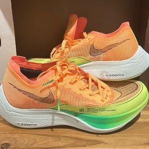 NIB Nike ZoomX Vaporfly Next% 2 Size 9
